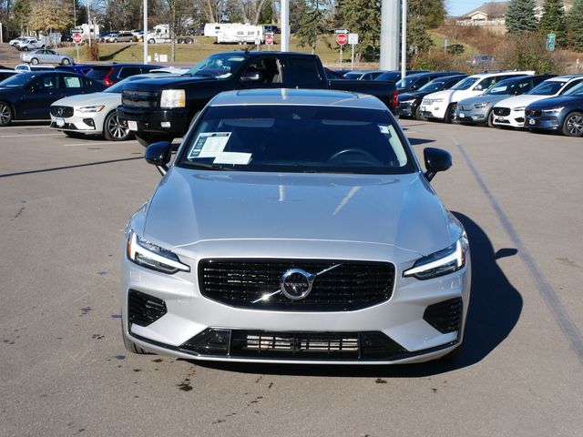 2022 Volvo S60 Recharge Plug-In Hybrid R-Design Expression