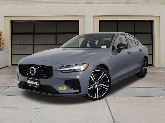 2022 Volvo S60 Recharge Plug-In Hybrid R-Design Expression