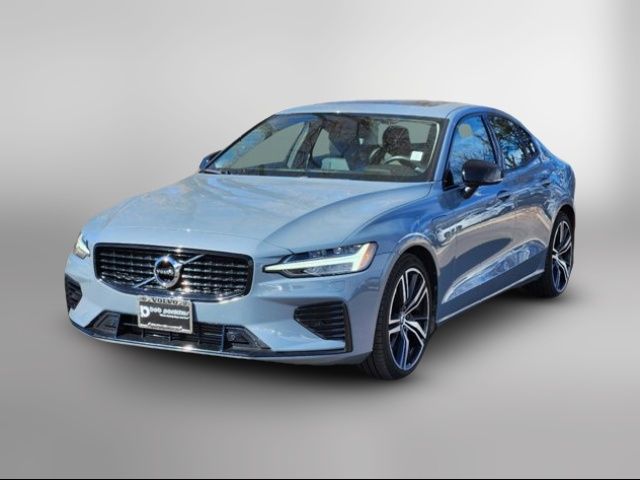 2022 Volvo S60 Recharge R-Design Expression