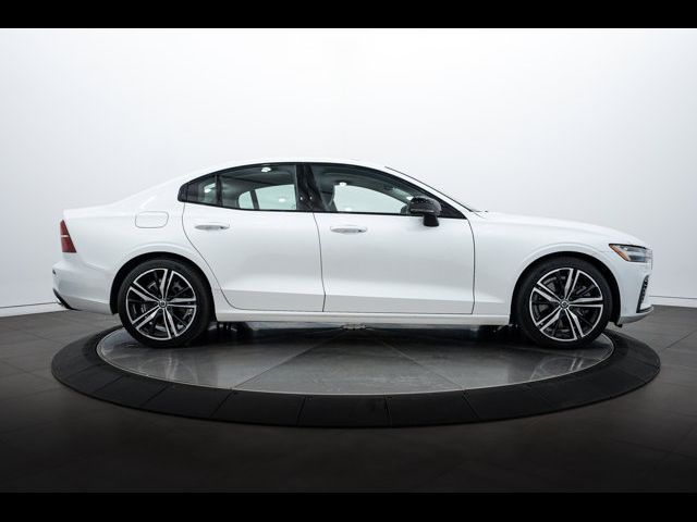 2022 Volvo S60 Recharge Plug-In Hybrid R-Design Expression