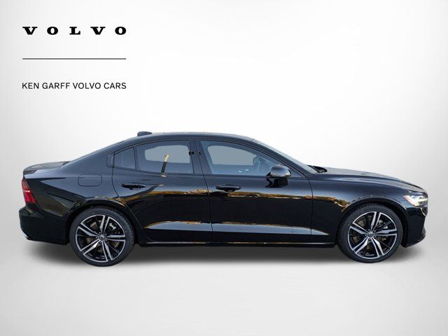 2022 Volvo S60 Recharge Plug-In Hybrid R-Design Expression