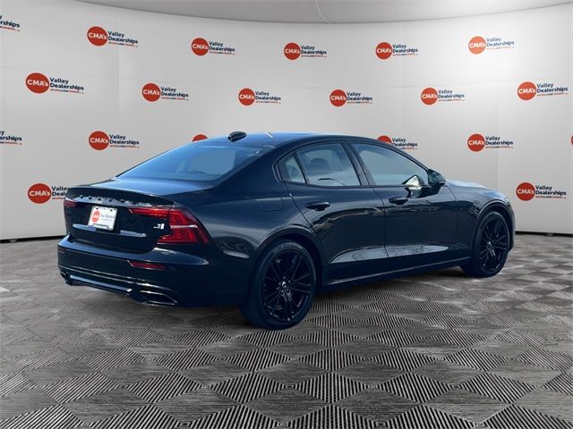 2022 Volvo S60 Recharge Black Edition R-Design