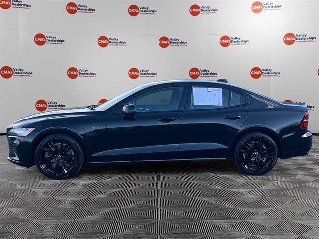 2022 Volvo S60 Recharge Black Edition R-Design