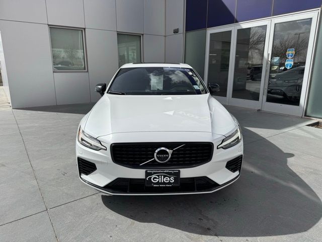 2022 Volvo S60 Recharge Plug-In Hybrid R-Design