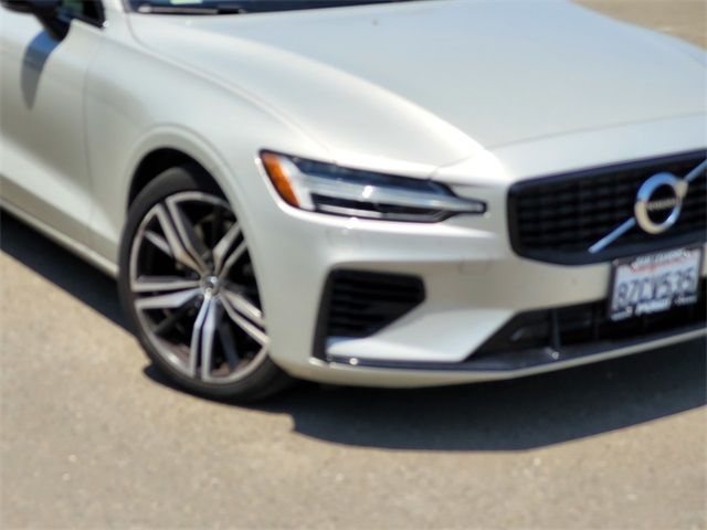 2022 Volvo S60 Recharge Plug-In Hybrid R-Design Expression