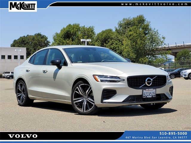 2022 Volvo S60 Recharge Plug-In Hybrid R-Design Expression