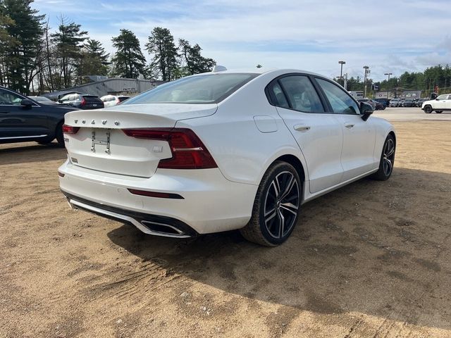 2022 Volvo S60 Recharge Plug-In Hybrid R-Design Expression