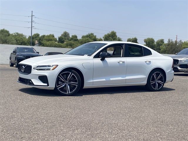 2022 Volvo S60 Recharge Plug-In Hybrid R-Design Expression