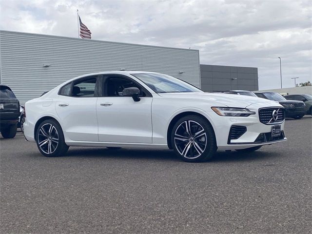 2022 Volvo S60 Recharge Plug-In Hybrid R-Design Expression