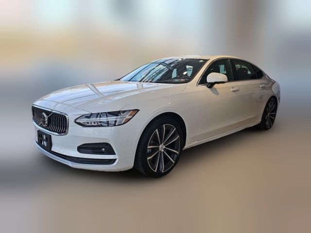 2022 Volvo S90 Momentum