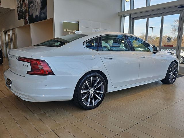 2022 Volvo S90 Momentum