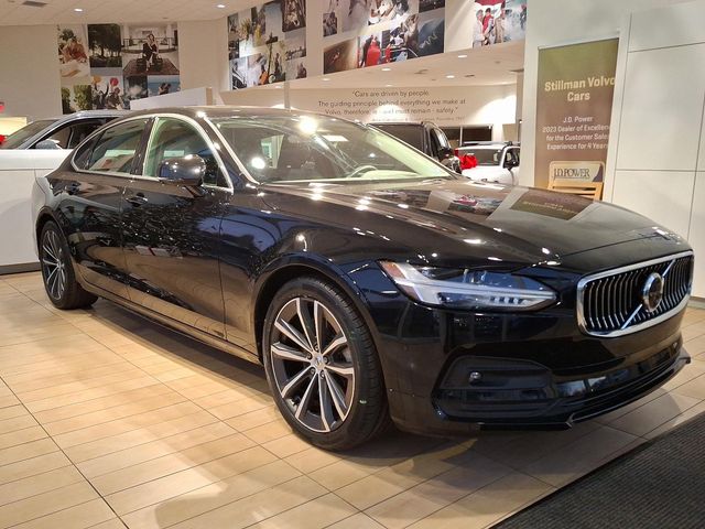 2022 Volvo S90 Momentum