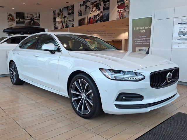 2022 Volvo S90 Momentum