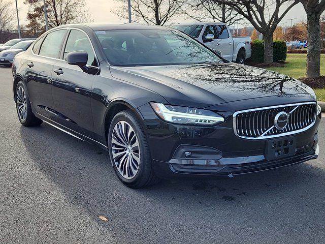 2022 Volvo S90 Momentum