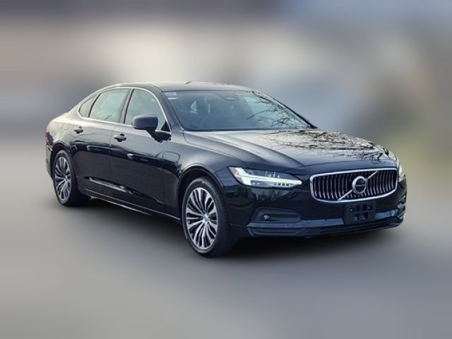 2022 Volvo S90 Momentum