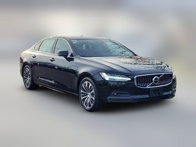 2022 Volvo S90 Momentum