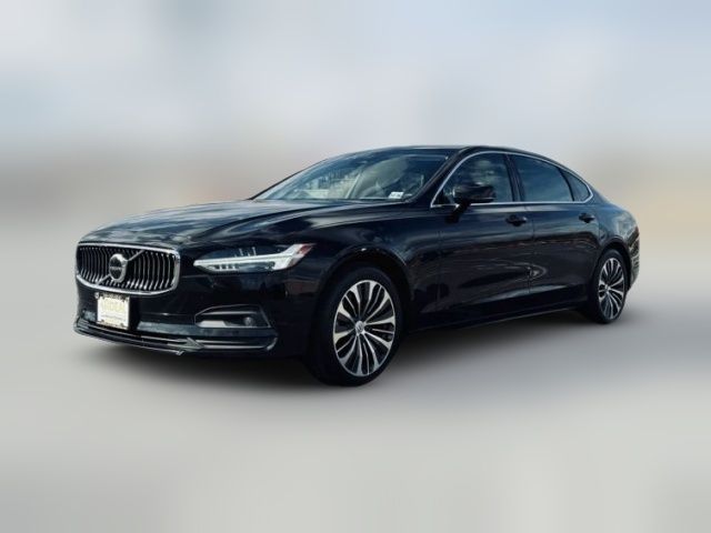 2022 Volvo S90 Momentum