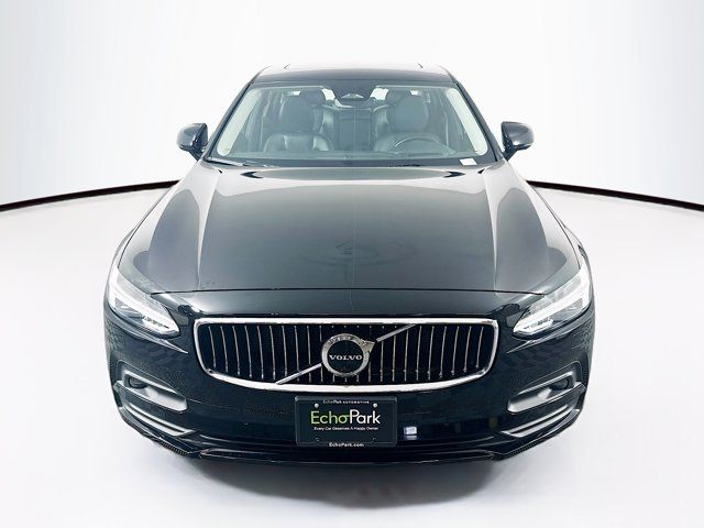 2022 Volvo S90 Momentum