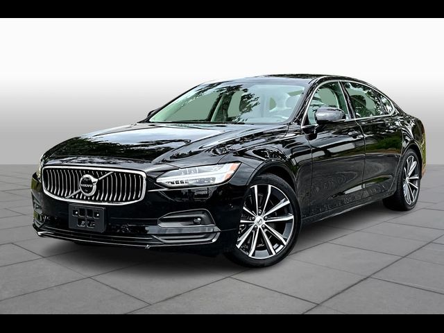 2022 Volvo S90 Momentum