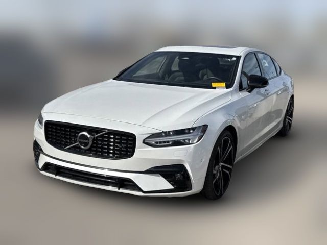 2022 Volvo S90 R-Design