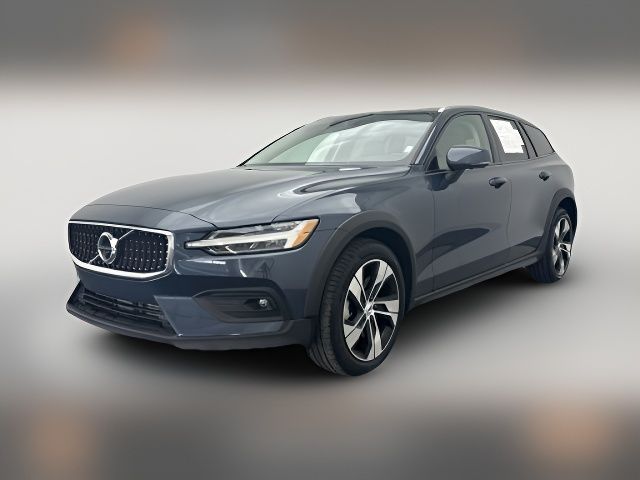 2022 Volvo V60 Cross Country Base