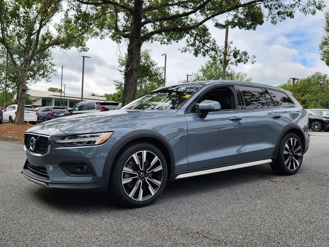 2022 Volvo V60 Cross Country Base