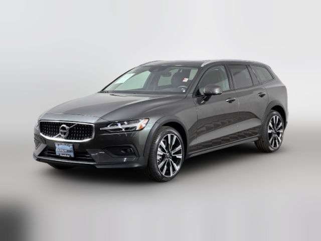 2022 Volvo V60 Cross Country Base