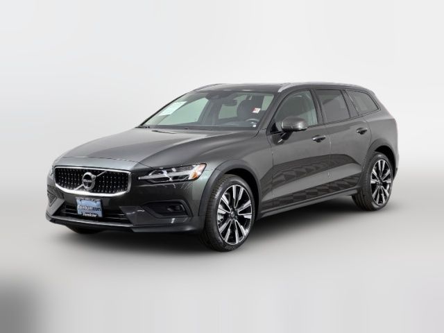 2022 Volvo V60 Cross Country Base