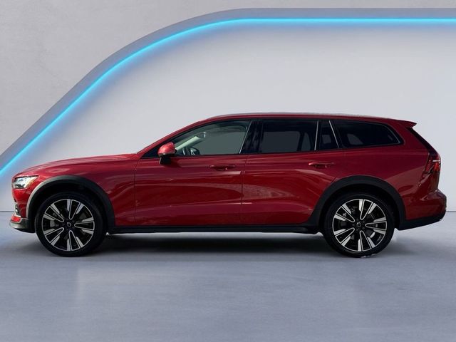 2022 Volvo V60 Cross Country Base