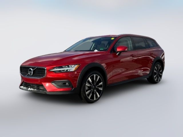 2022 Volvo V60 Cross Country Base