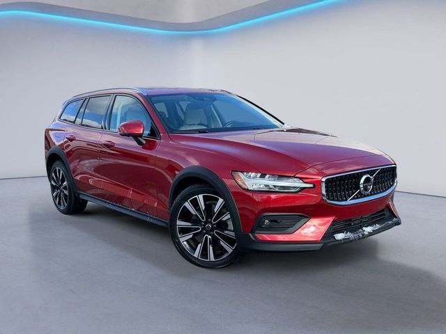 2022 Volvo V60 Cross Country Base