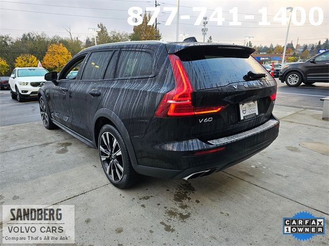 2022 Volvo V60 Cross Country Base