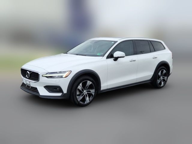 2022 Volvo V60 Cross Country Base