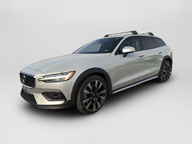 2022 Volvo V60 Cross Country Base