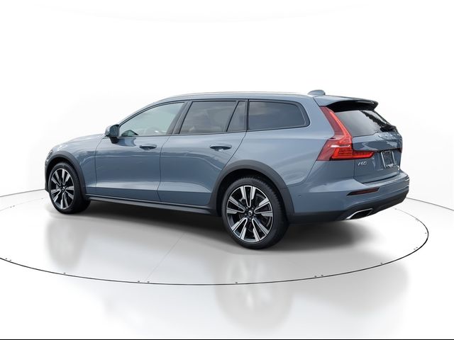 2022 Volvo V60 Cross Country Base