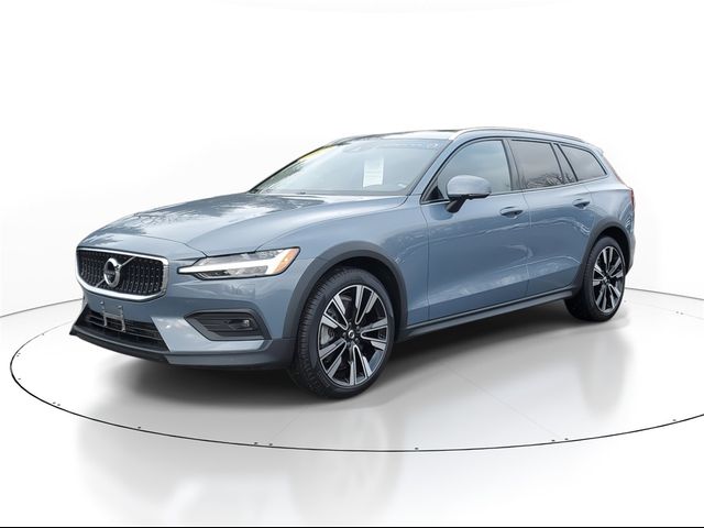 2022 Volvo V60 Cross Country Base