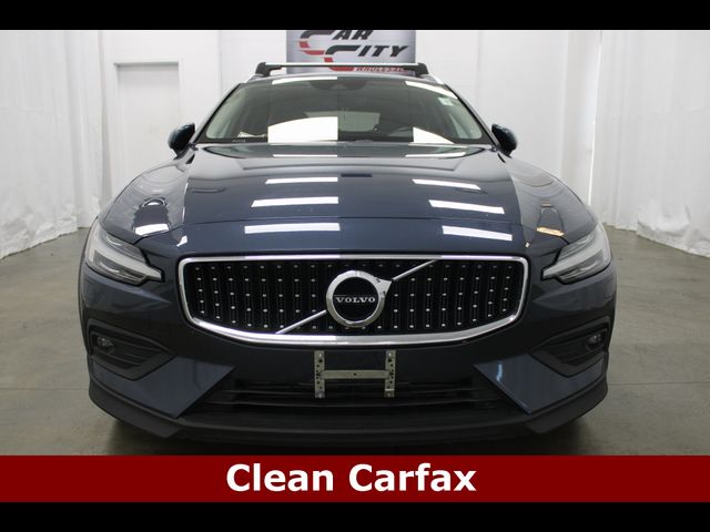 2022 Volvo V60 Cross Country Base