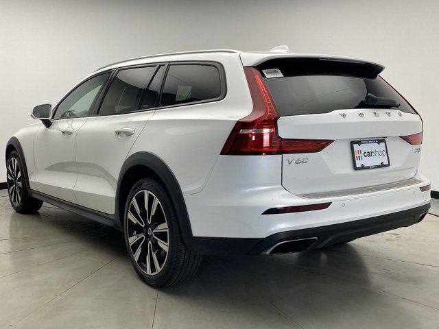 2022 Volvo V60 Cross Country Base