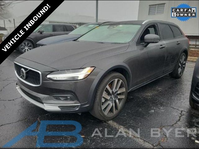 2022 Volvo V90 Cross Country Base