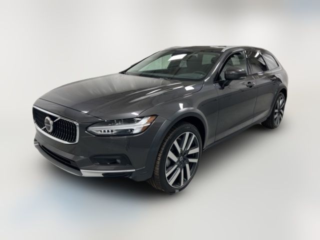 2022 Volvo V90 Cross Country Base