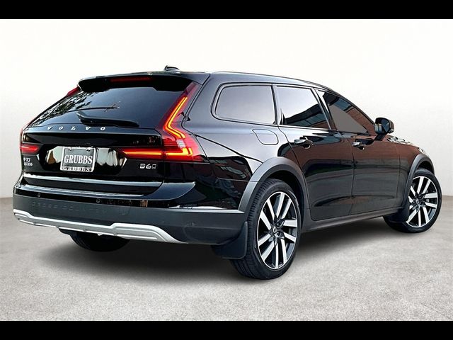 2022 Volvo V90 Cross Country Base