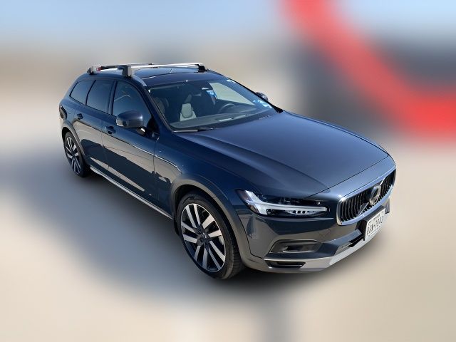 2022 Volvo V90 Cross Country Base