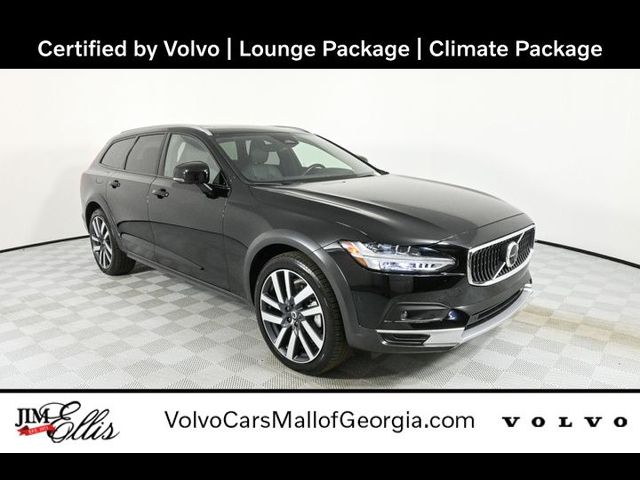 2022 Volvo V90 Cross Country Base