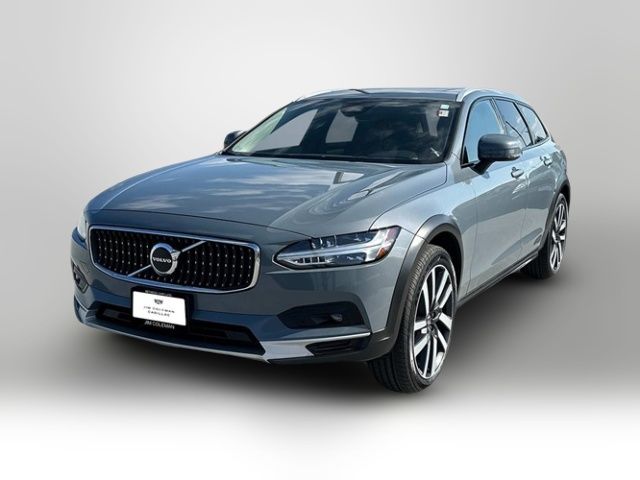 2022 Volvo V90 Cross Country Base