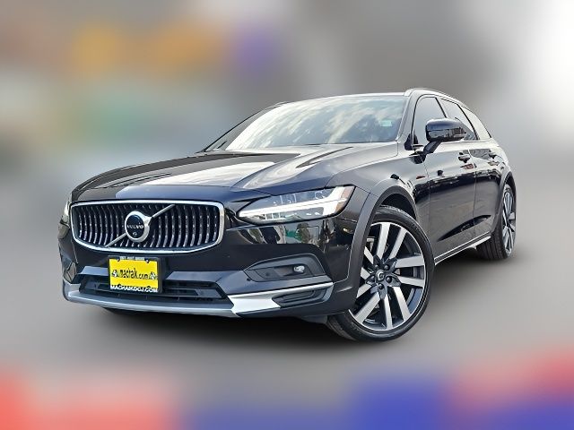 2022 Volvo V90 Cross Country Base