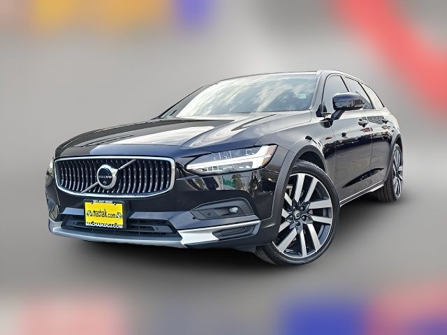 2022 Volvo V90 Cross Country Base