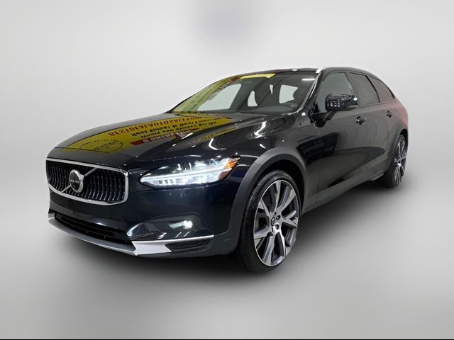 2022 Volvo V90 Cross Country Base