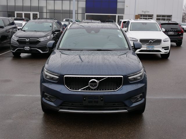 2022 Volvo XC40 Momentum