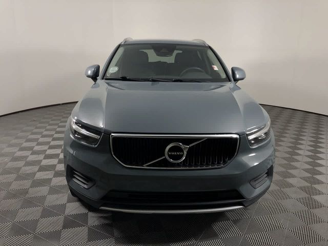 2022 Volvo XC40 Momentum