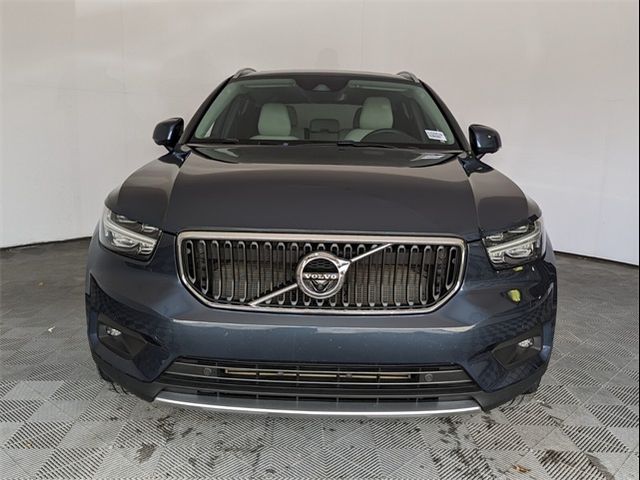 2022 Volvo XC40 Momentum